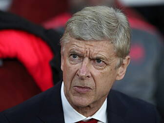 John Giles: Arsene Wenger shou...
